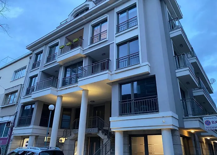 уютен на 3 мин. от главната и капана +паркинг Apartman Plovdiv