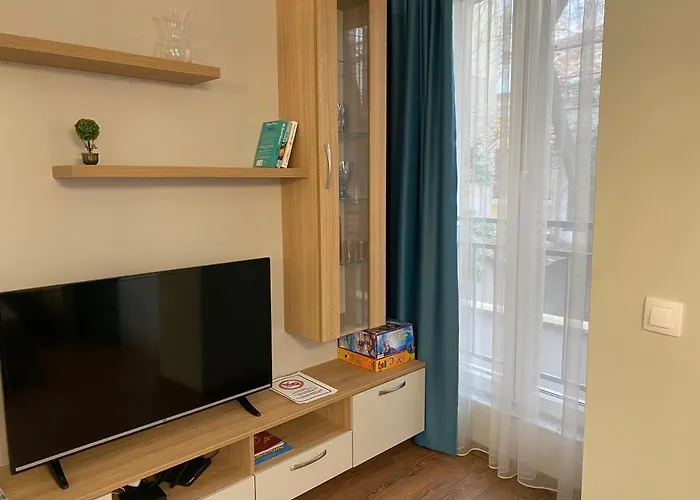 уютен на 3 мин. от главната и капана +паркинг Apartman *