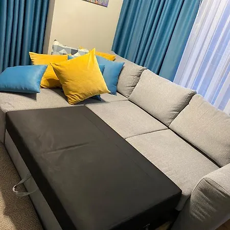 уютен на 3 мин. от главната и капана +паркинг Lägenhet