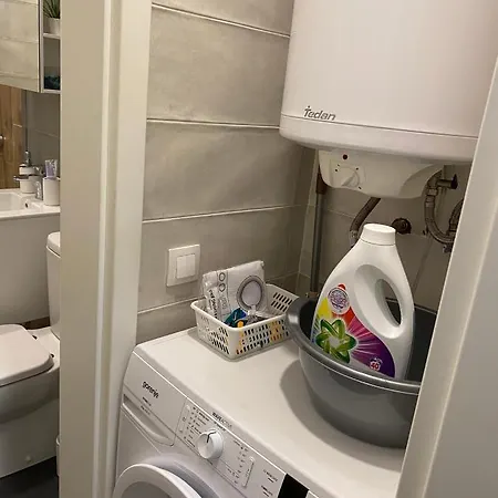 уютен на 3 мин. от главната и капана +паркинг