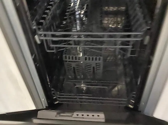 уютен на 3 мин. от главната и капана +паркинг Апартаменти