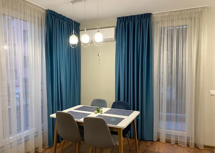 уютен на 3 мин. от главната и капана +паркинг *