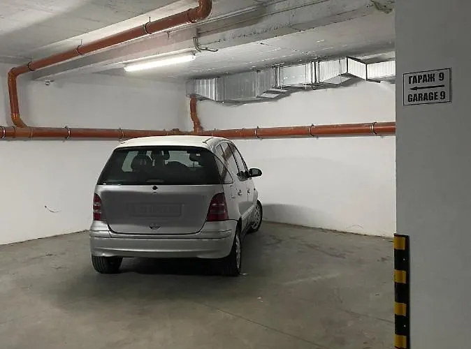 уютен на 3 мин. от главната и капана +паркинг